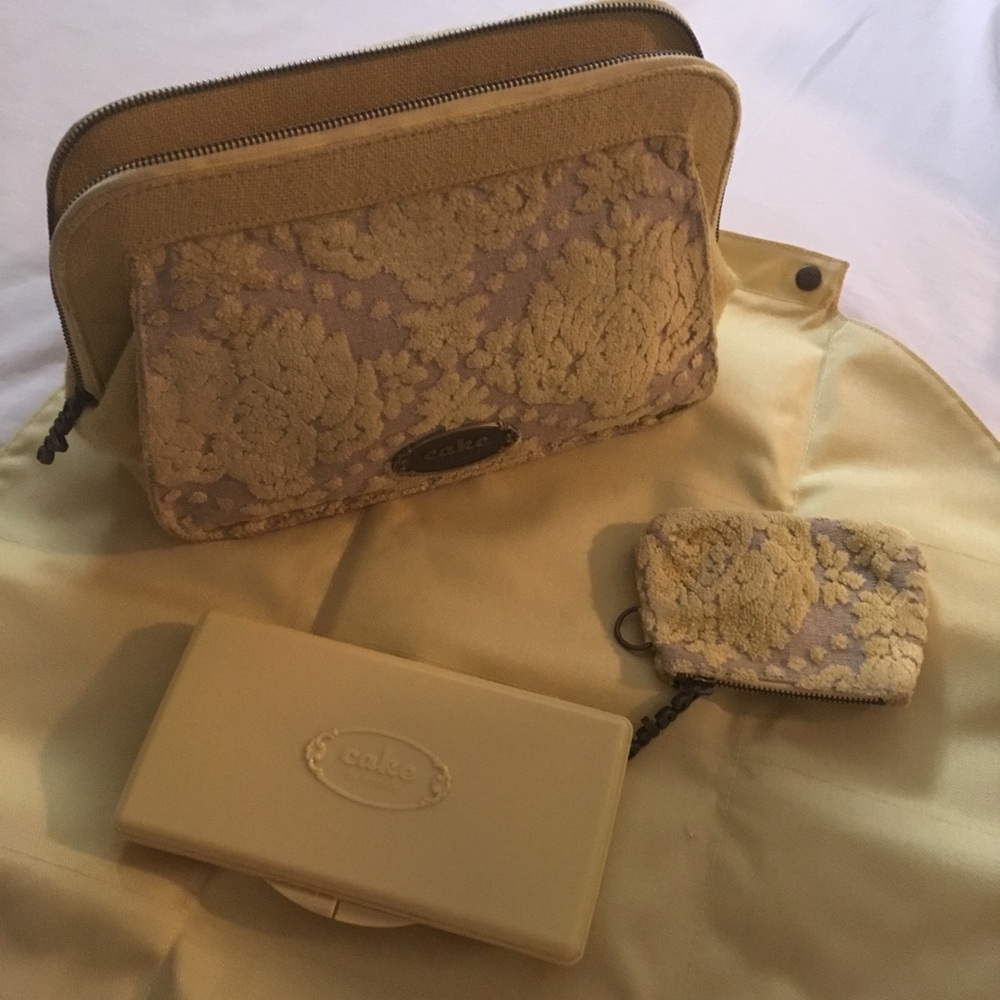 Cake by petunia diaper bag